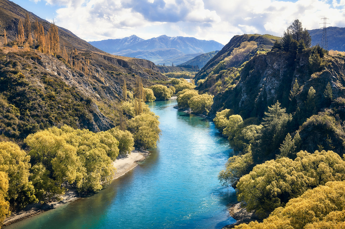 Kawarau Gorge river view near Arrowtown with turquoise waters and rugged cliffs