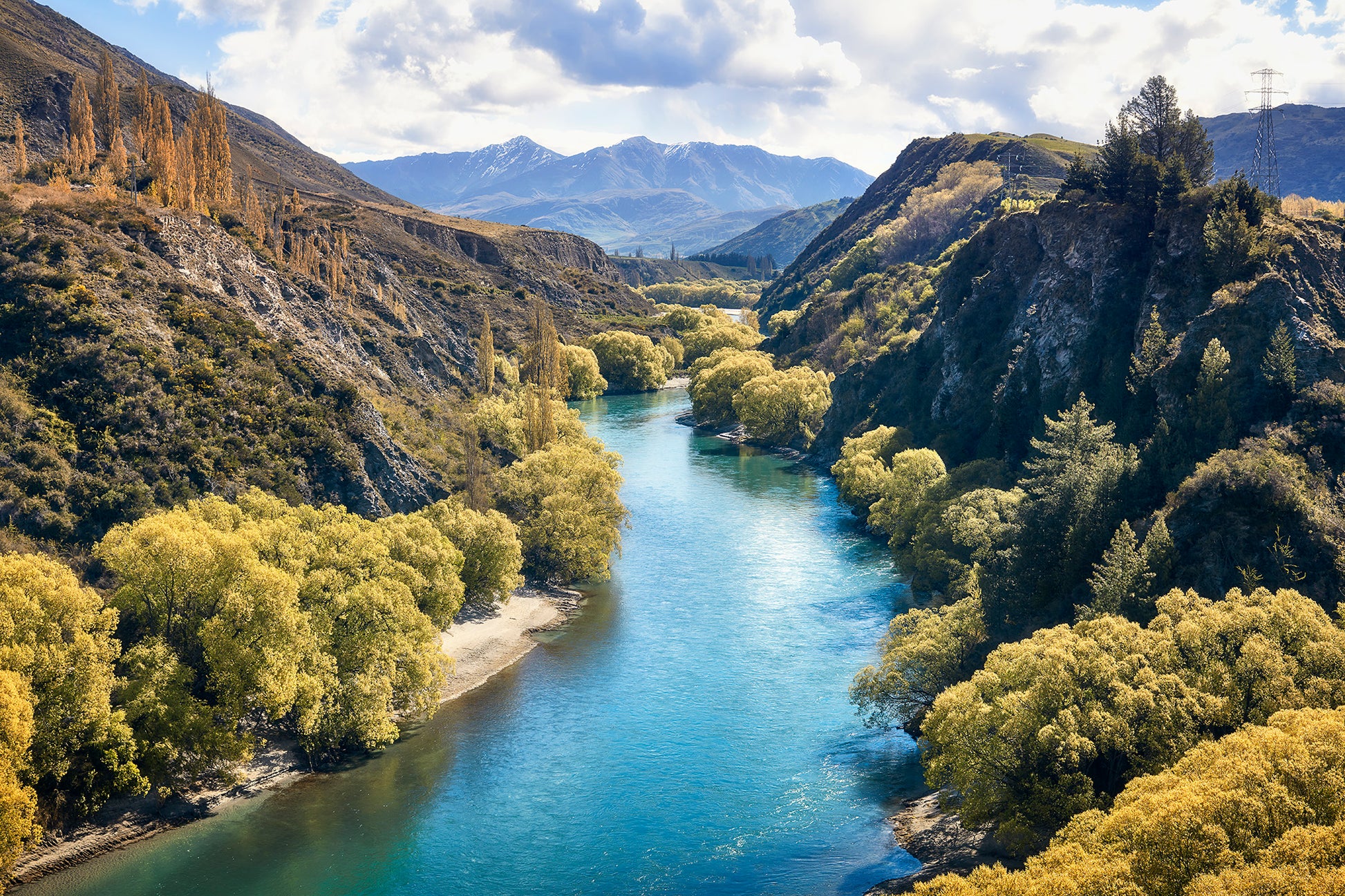 Kawarau Gorge river view near Arrowtown with turquoise waters and rugged cliffs